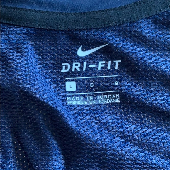 Long sleeve Nike active wear shirt - Picture 3 of 4